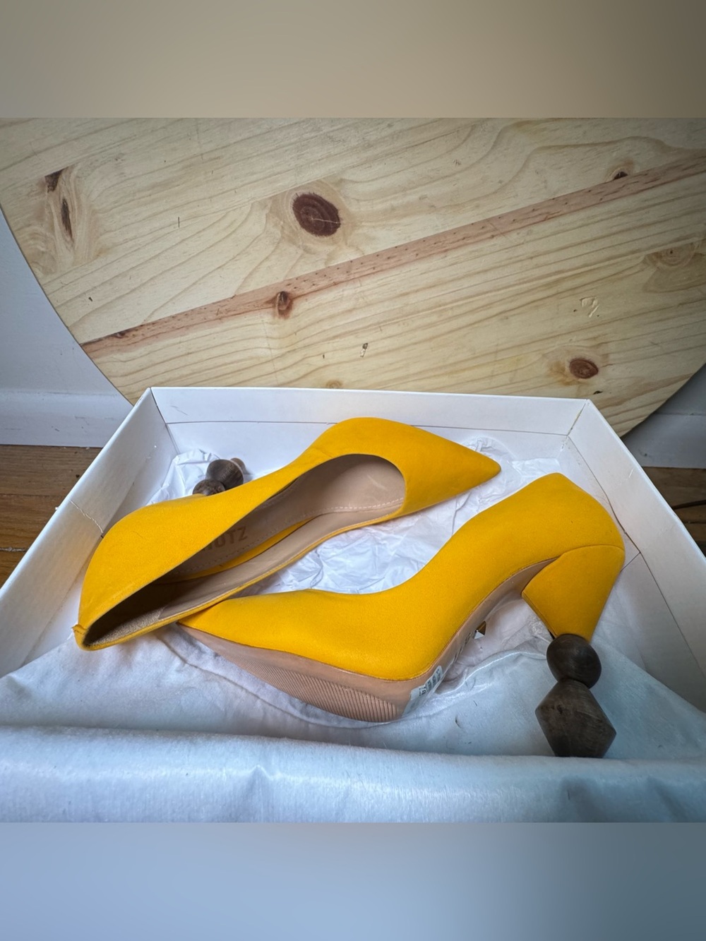 Yellow Pointed-Toe Women’s Pumps - Picture 2 of 10